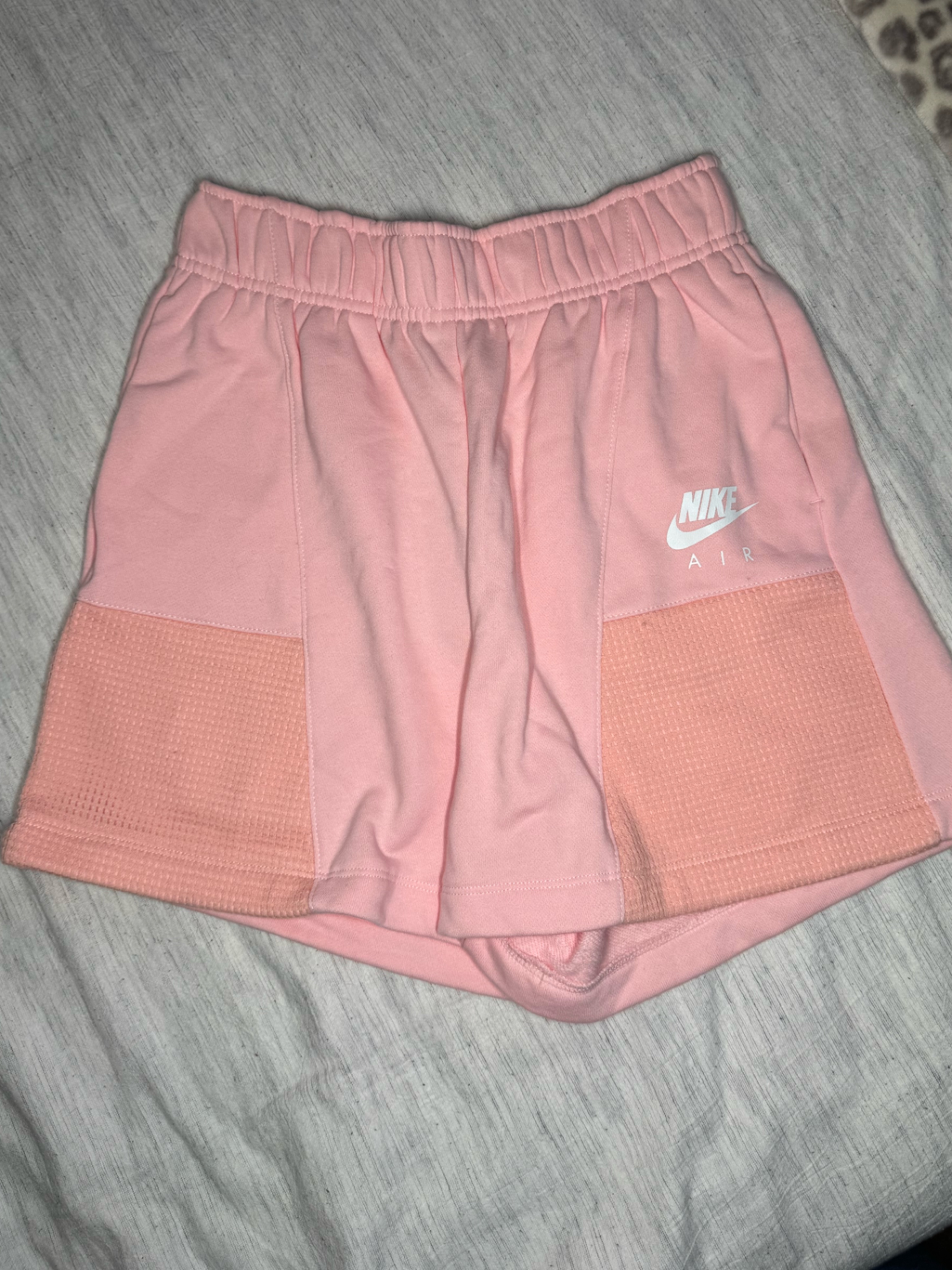 Nike Womens Air Fleece Shorts Pink Small Dm6470610 Brand New With Tags Nike Womens Air Fleece Shorts Pink Small Dm6470610 Brand New With Tags